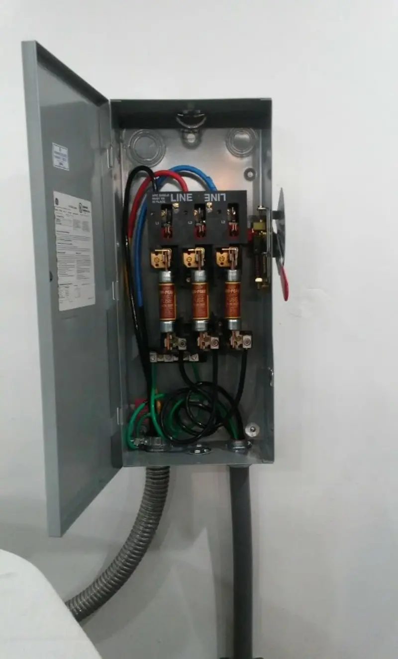 Three-phase disconnect switch installed for Smoke Detector Installation in Fort Scott